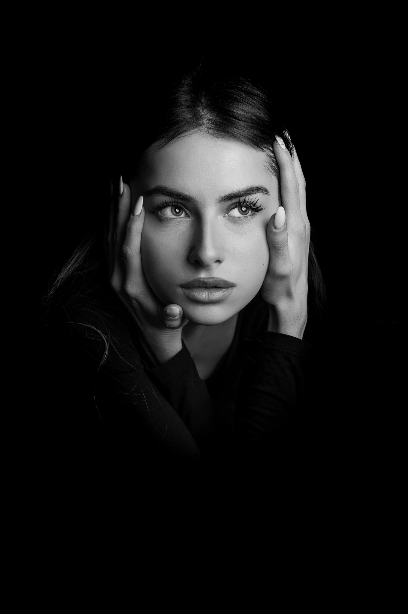 Portret studyjny — delikatne światło